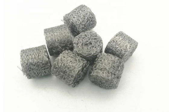 柔軟な 20*60mm 圧縮ニットワイヤーメッシュは、産業用途で優れた濾過と構造安定性を提供します