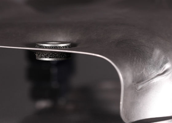 白と銀の編み布のフィルター 酸とアルカリ抵抗とサンプル